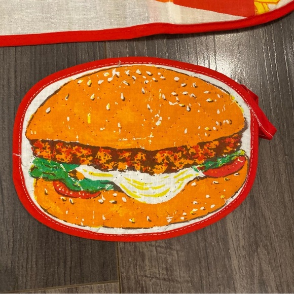 Vintage Oven mitts double sided & two pot holders French fries & cheese burgers - Picture 3 of 7